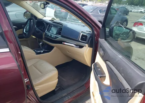 2014 Toyota Highlander Xle V6 z USA, uszkodzony, nr VIN 5TDKKRFH3ES016749